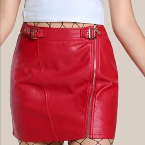 Buckle strap waist zip detail faux leather skirt